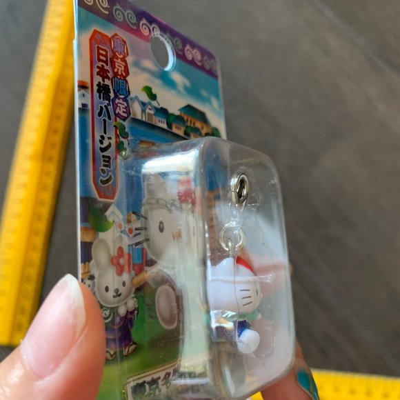 2005 HELLO KITTY 'NIHONBASHI' TOKYO EXCLUSIVE CELL CHARM - Picture 4 of 7